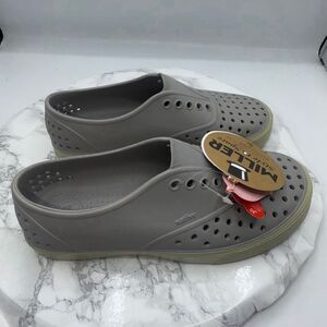 NATIVE Miller Pigeon Grey Shoes-6 NWT